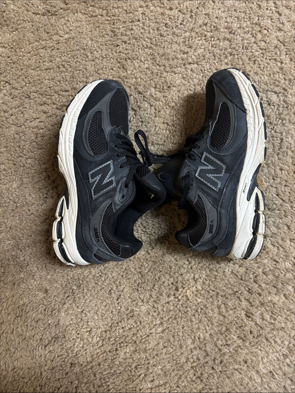 New Balance 2002R 'Black Gunmetal' boys size 4